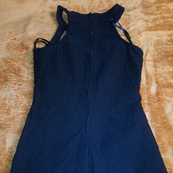 Sleeveless Bodycon Dress with High Cage Neckline and Sweetheart Bodice S… - Picture 4 of 16